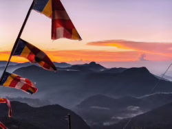 Sunrise view from the summit of Sri Pada (Adam’s Peak), Sri Lanka. Photo by Eli Solidum - https://commons.wikimedia.org/wiki/File:Sunrise_from_the_top_of_Sri_Pada_%28Adam%27s_Peak%29_Sri_Lanka.jpg Sunrise view from the summit of Sri Pada in Sri Lanka.
