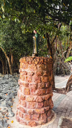 A photo of a small statue at the Kurulukale Church, captured by Sameera Marapperuma. Small religious statue on display at Kurulukale Church.