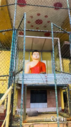 Buddha statue at the start of the bypass trail – Photo by Sameera Marapperuma Buddha statue at the starting point of the Hatton–Ratnapura bypass trail near Sri Pada.