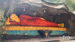Lord Buddha statue at Makara Thorana area – Photo by Sameera Marapperuma Lord Buddha statue at the Makara Thorana area on the Sri Pada Hatton route.